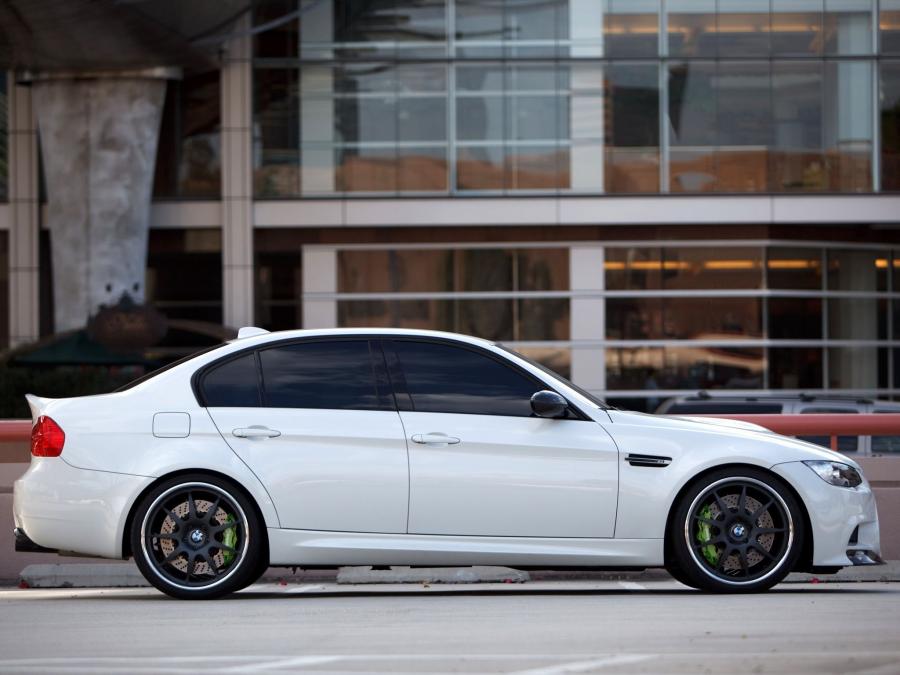  BMW M3 Sedan by Vorsteiner 2009 года  (фото 15 из 15)
